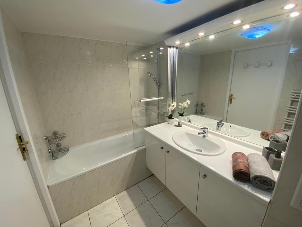 Apartment Magnifique Duplex 45 M2 Aux Portes De Paris Metro Barbara A 30mn Expo Porte De Versailles